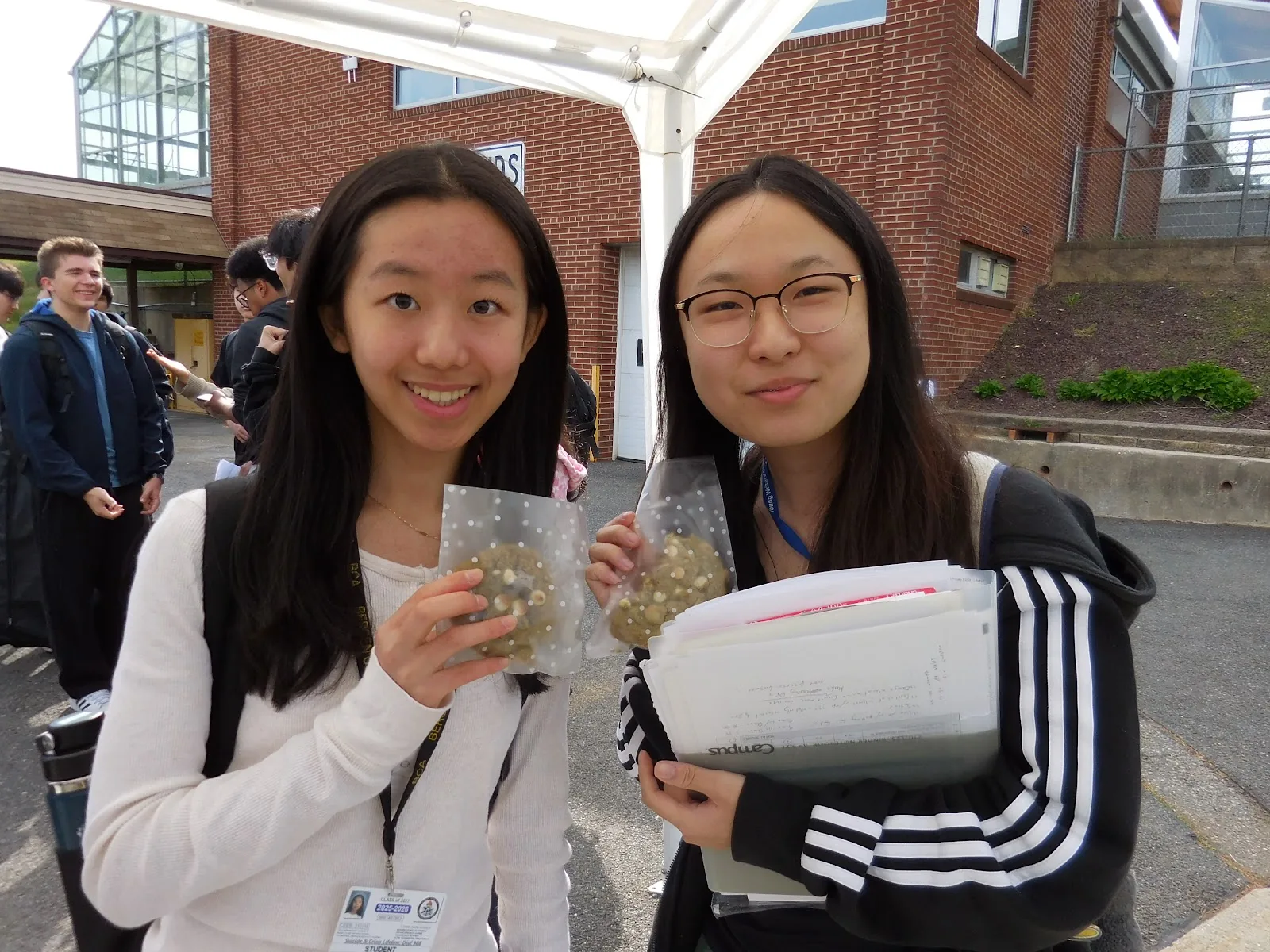 FinGoose students at a bake sale